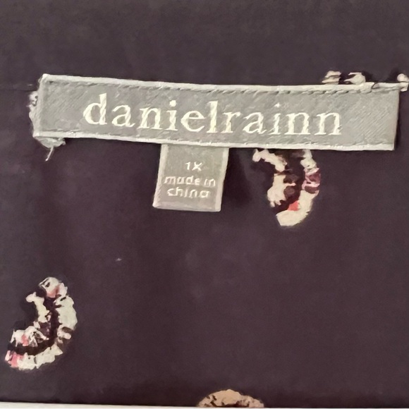 Daniel Rainn Navy Multicolor Floral Blouse - Size 1X - Picture 2 of 9